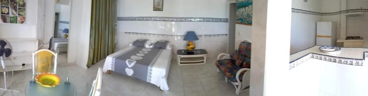 Apartment Studio Confortable Au Gosier 20 M² Vue Sur Jardin Le Gosier